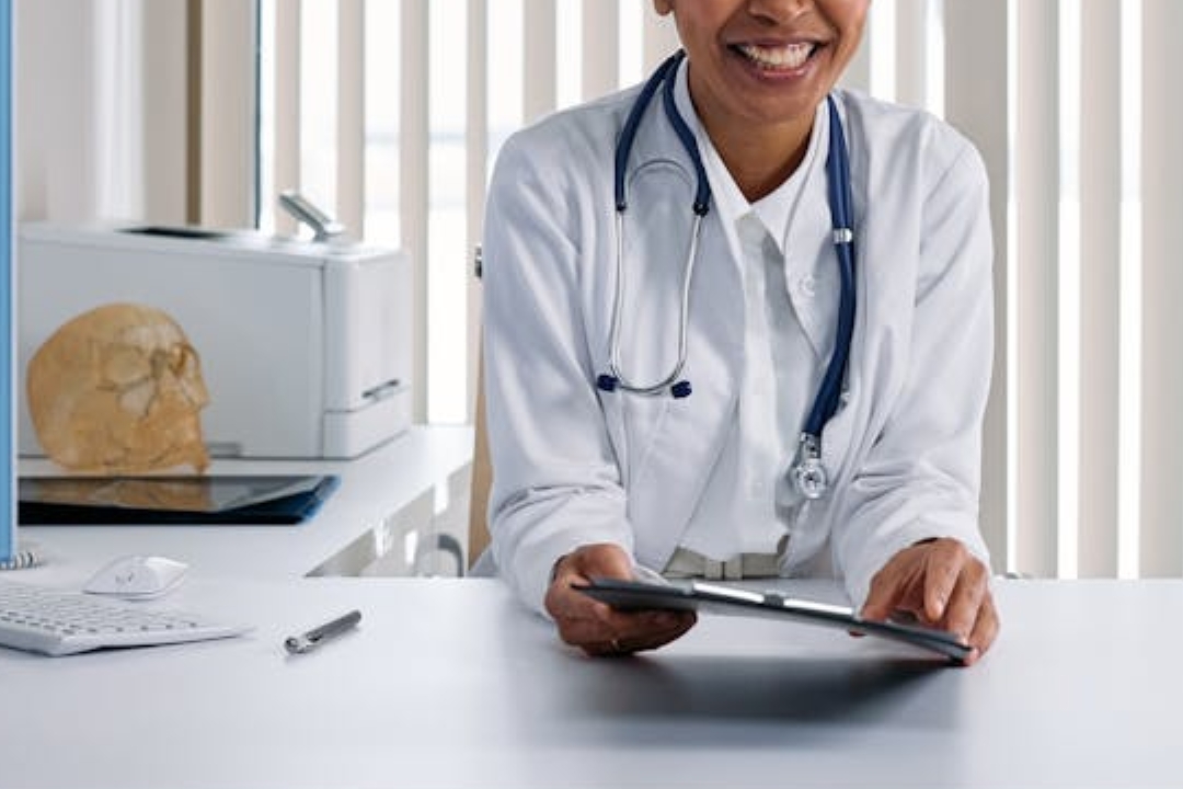 white and black chess piece